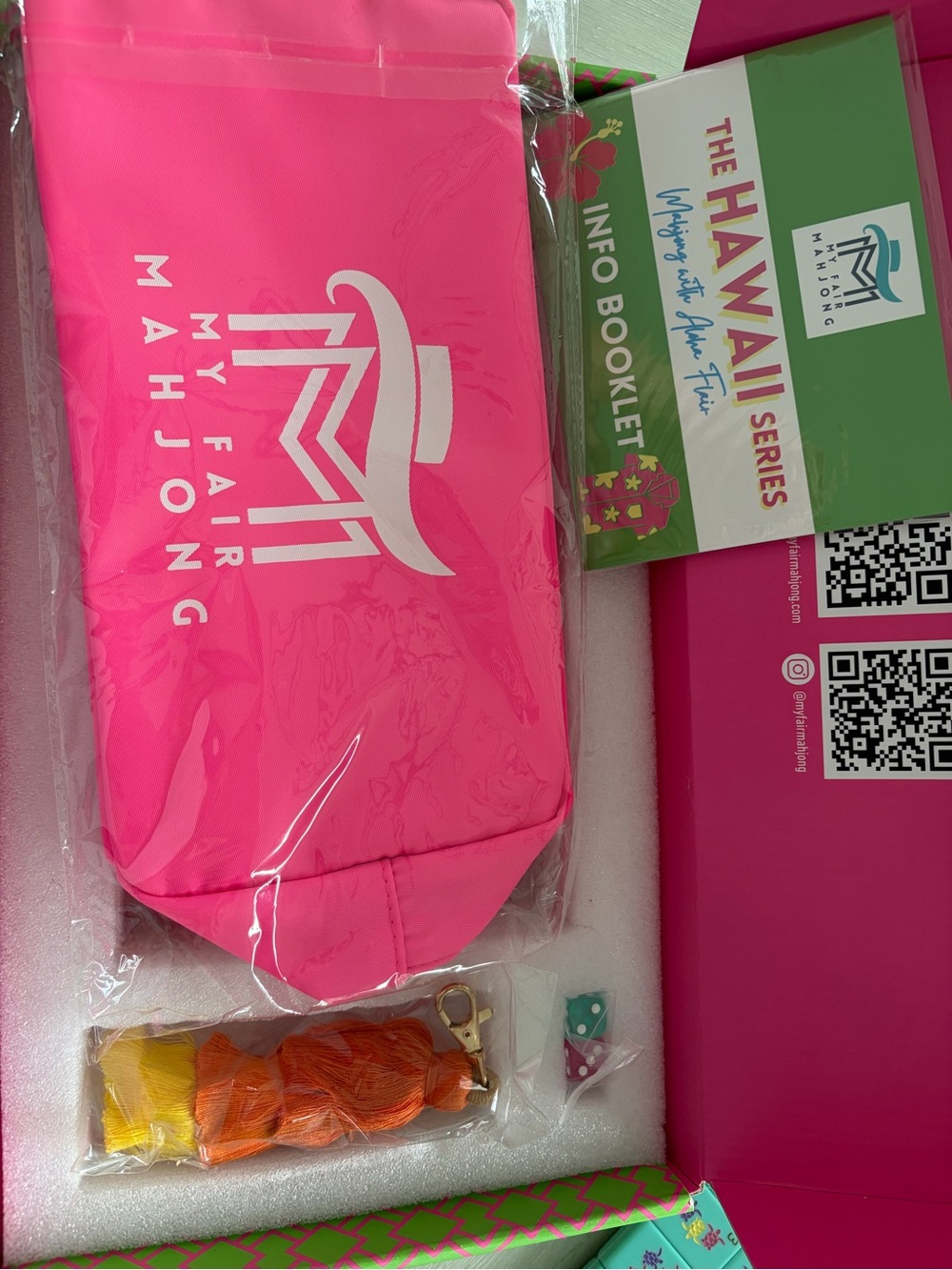 My Fair Mahjong Set – Pink Pouch with Teal Tiles (Hawaii Series) - Picture 3 of 7